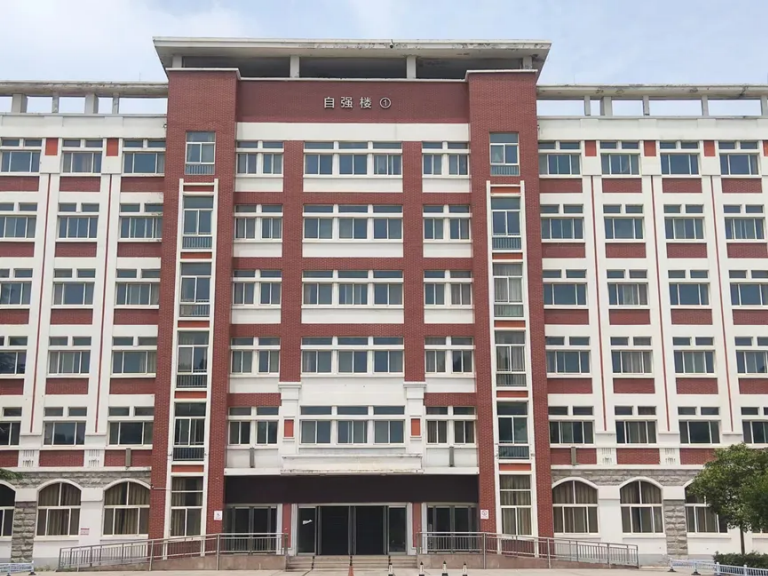 鹤壁职业技术学院－自强楼